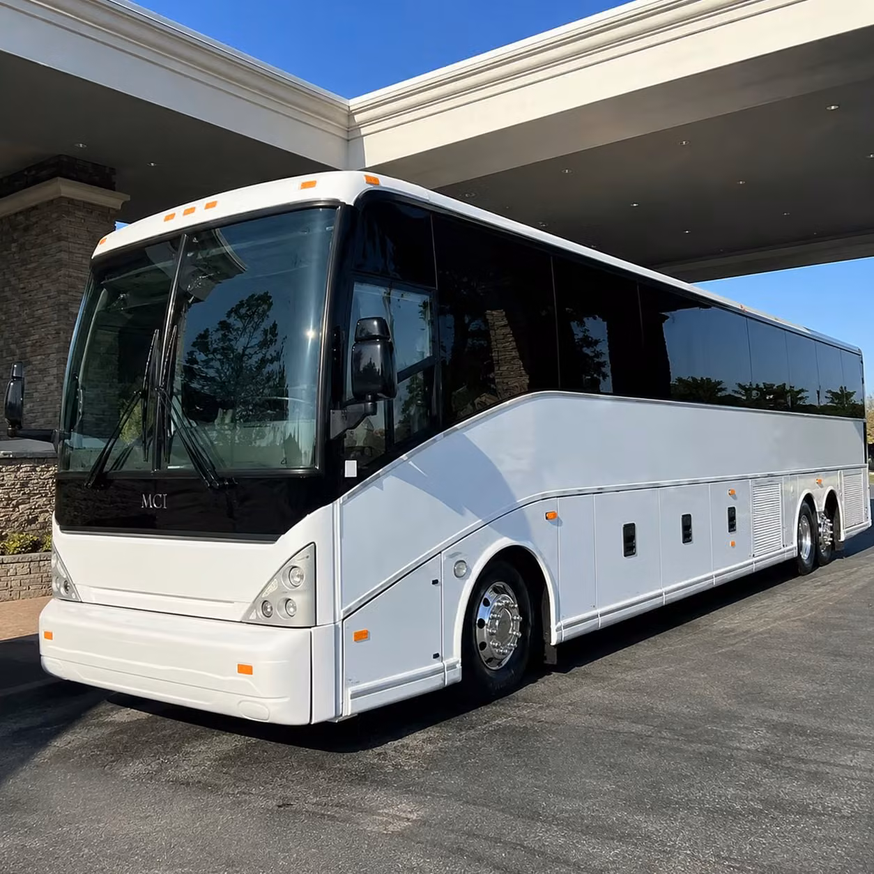 tulsa employee shuttle services for commuters along the ba expressway